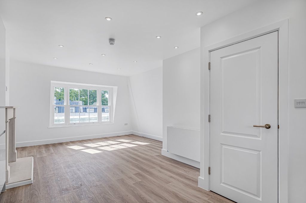 Property photo 2 of 13 Picture No. 04