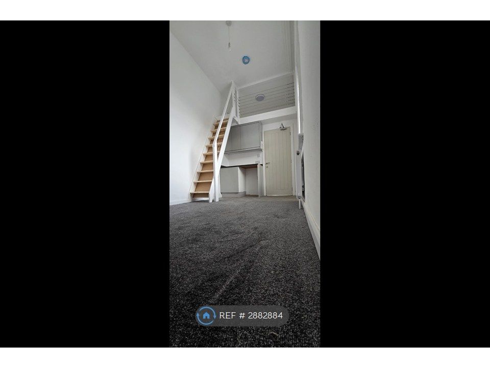 Property photo 1 of 2