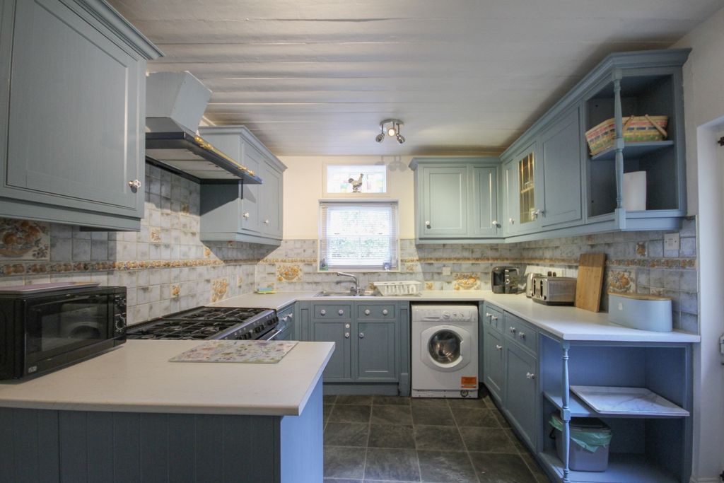 Property photo 3 of 18 Img_1305