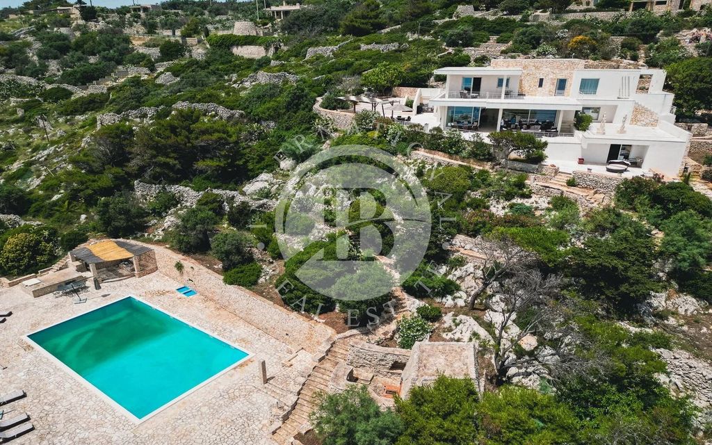 Property photo 2 of 43