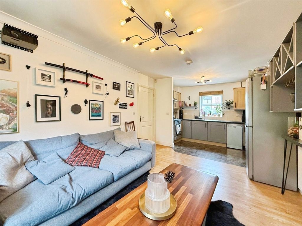 Property photo 2 of 13 Picture No. 10