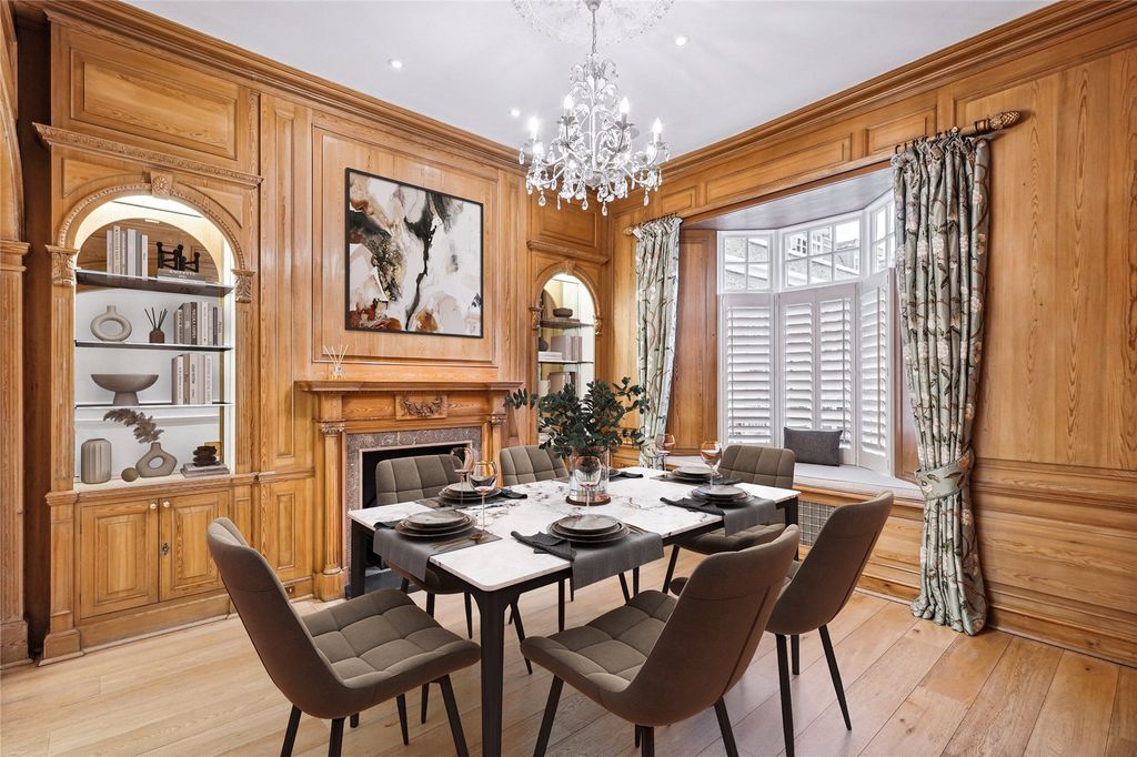 Property photo 3 of 17 Dining Room