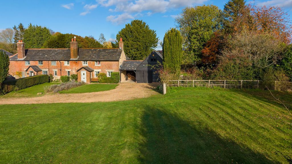 Property photo 1 of 25