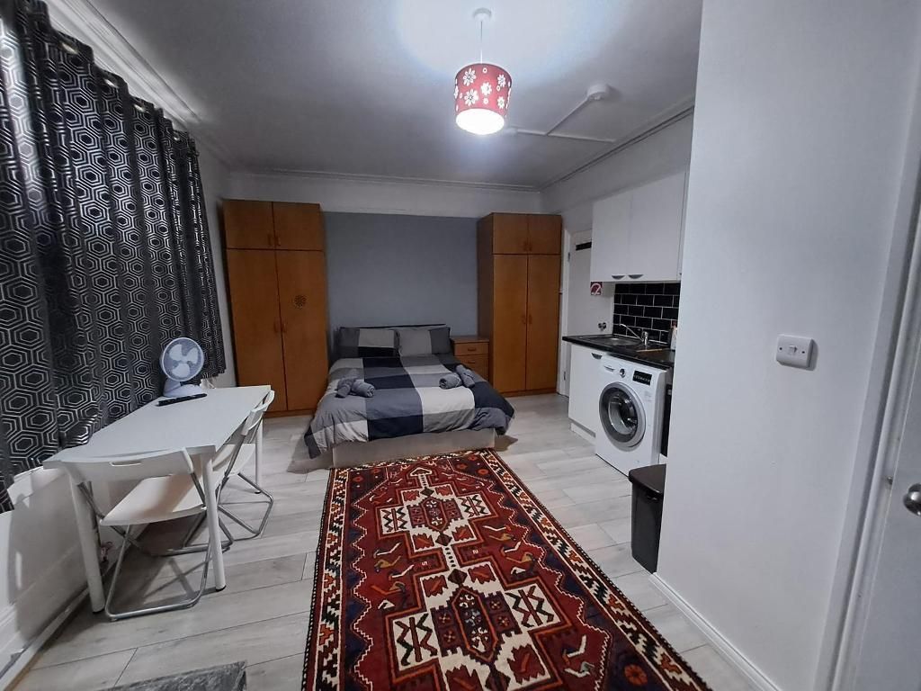 Property photo 1 of 5