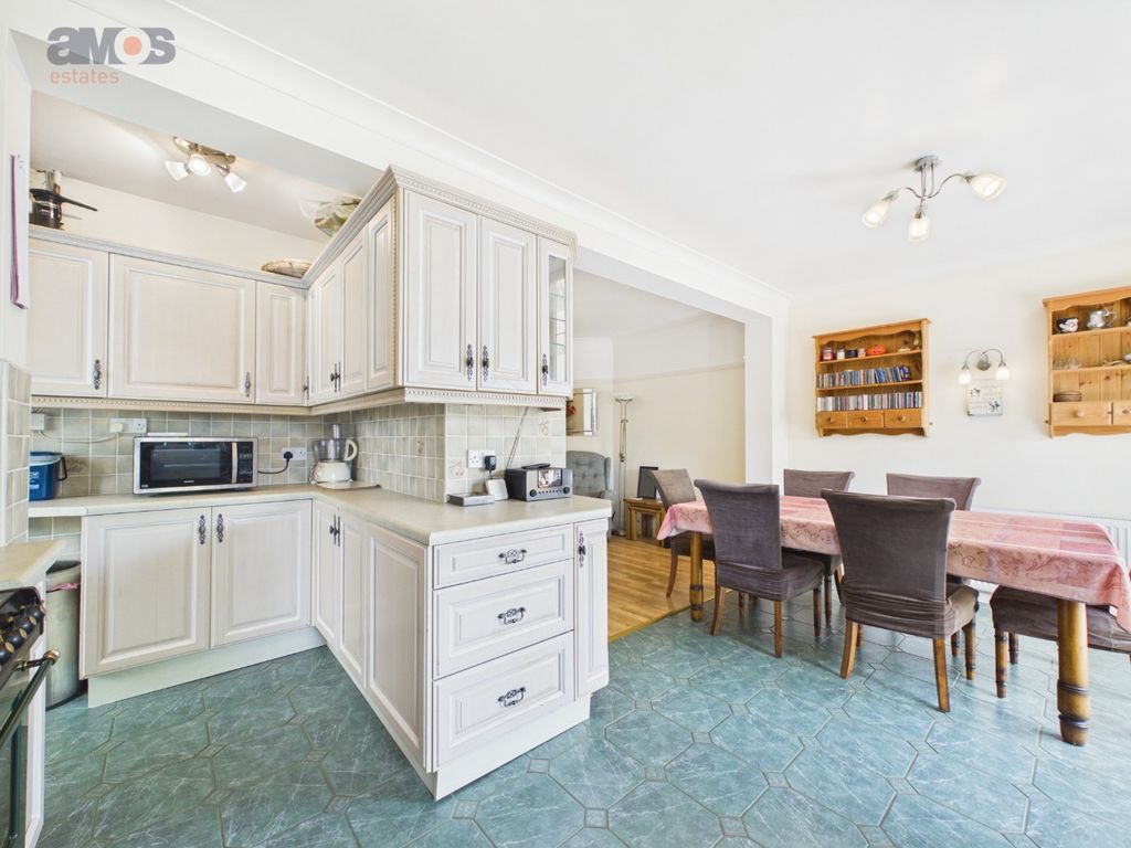 Property photo 3 of 24 5218657