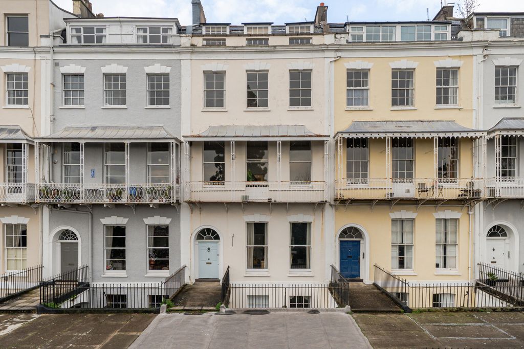 Additional image 13 of 2 bed flat for saleRoyal York Crescent, Bristol BS8