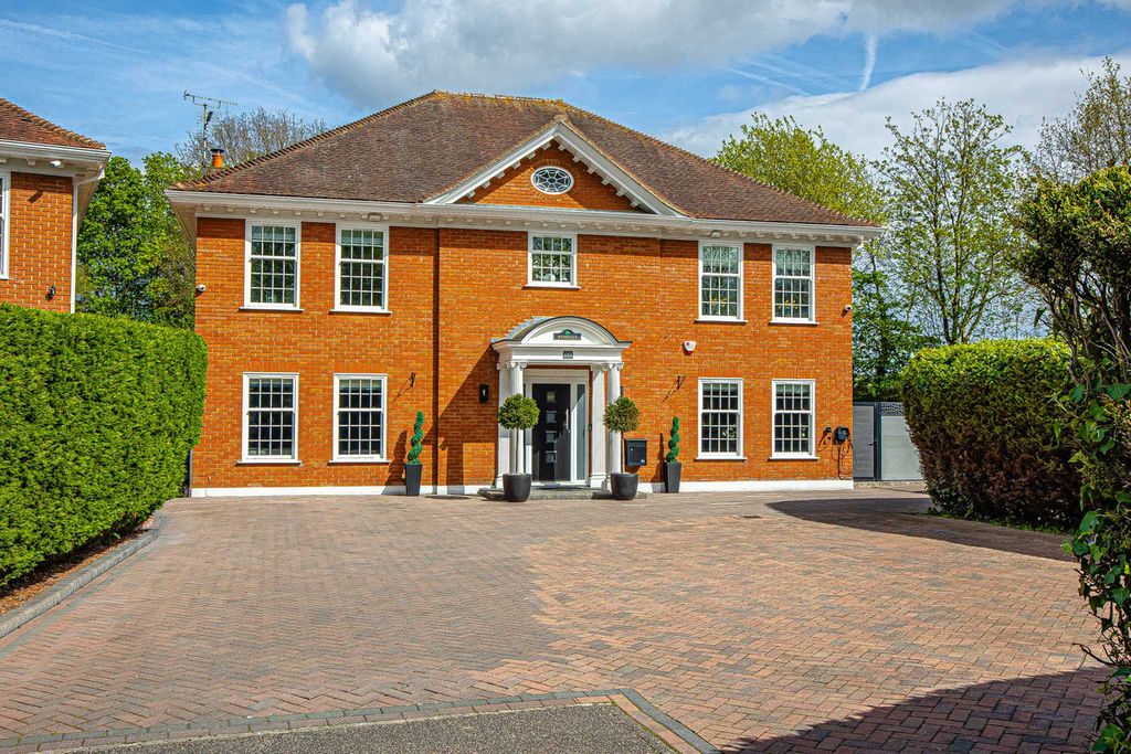Property photo 1 of 50