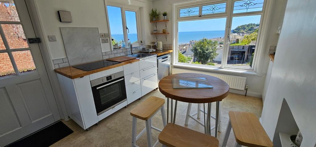 Property photo 3 of 9 Kitchen