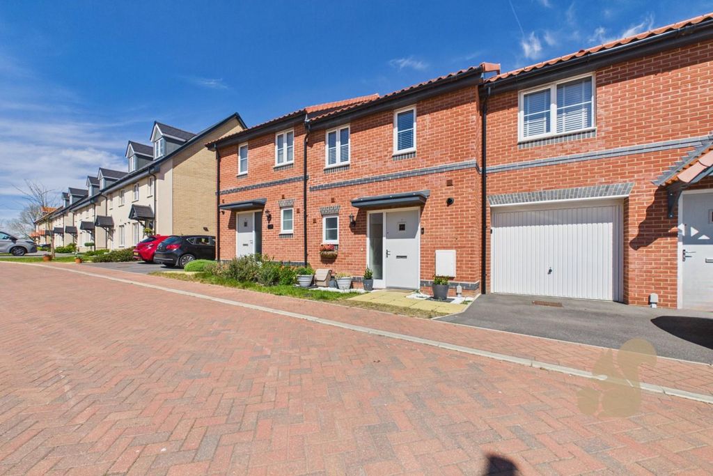 Property photo 1 of 14 Front