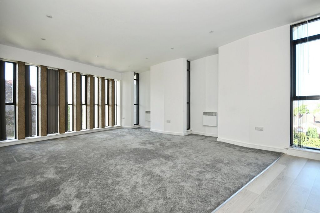 Property photo 2 of 17 Photo