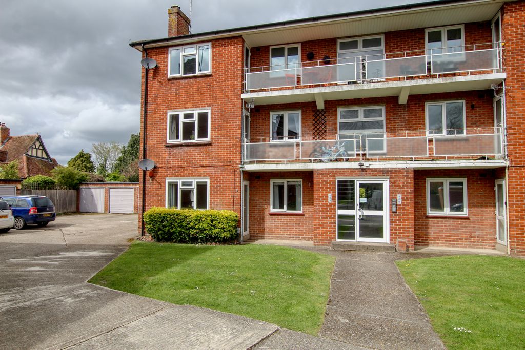 Property photo 1 of 11 Front