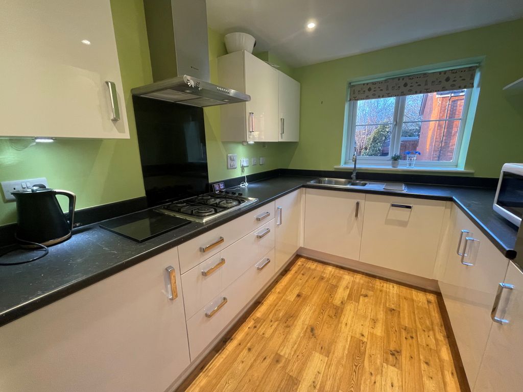 Property photo 3 of 10 Balcony