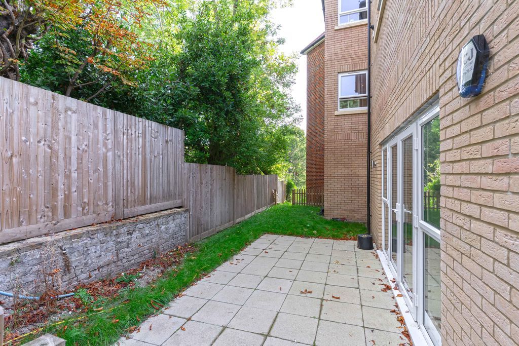 Property photo 3 of 11 Photo 13