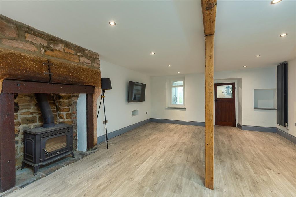 Property photo 2 of 26