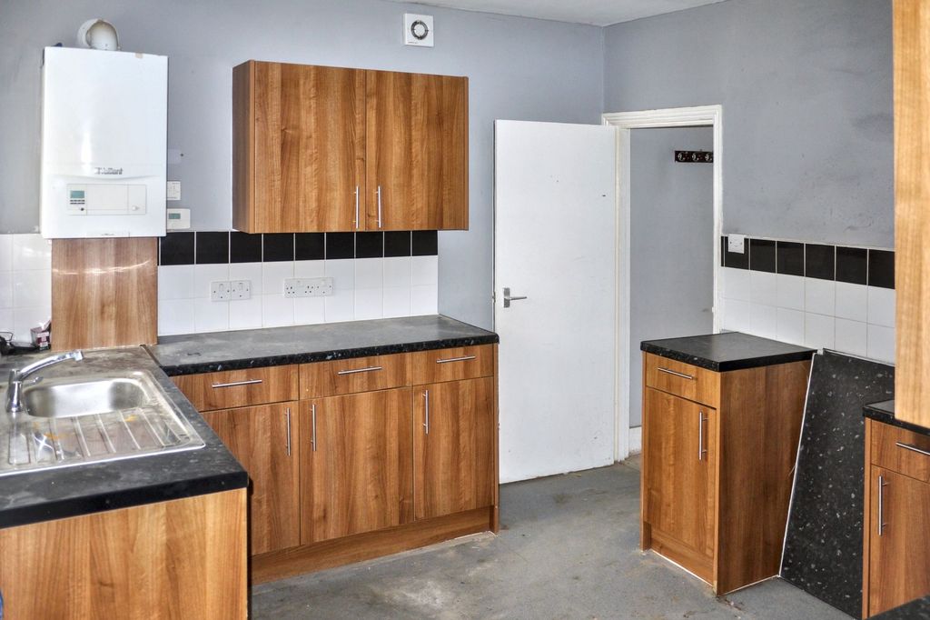 Property photo 3 of 19 188 Holmesdale Road, South Norwood, London Se25 6Pt