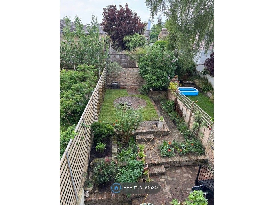 Property photo 3 of 4 Garden
