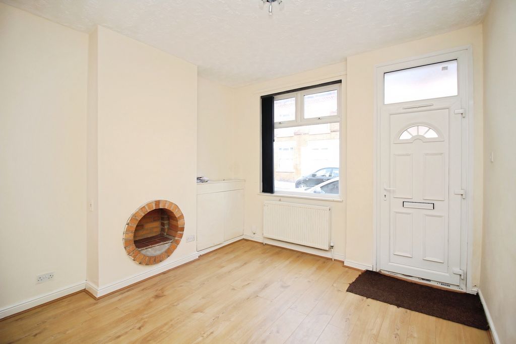 Property photo 3 of 14