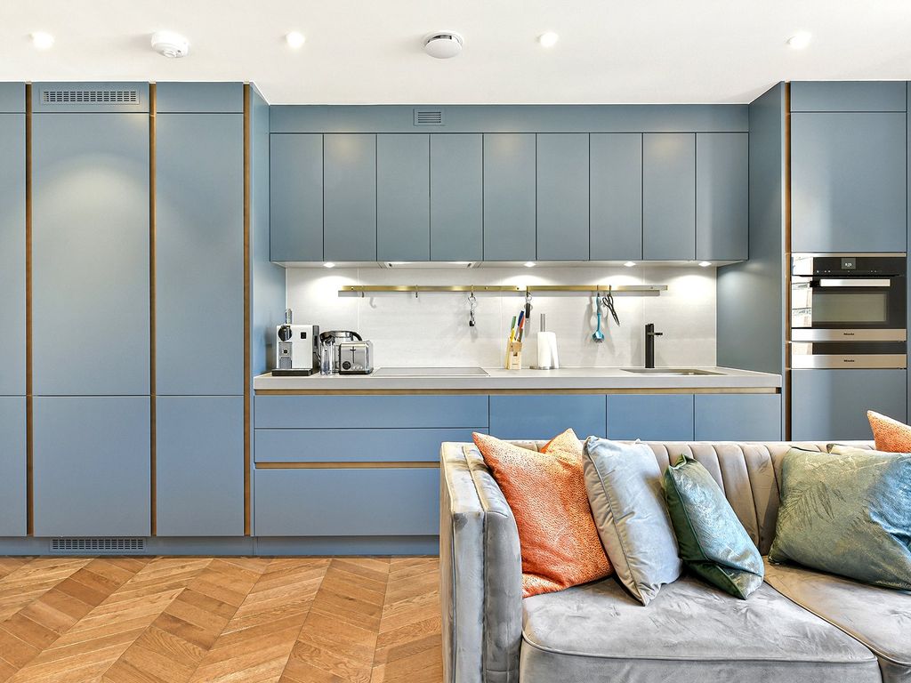 Property photo 2 of 15 Hexagon Apartments