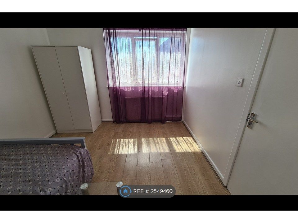 Property photo 1 of 11 Double Room New Bed And New Memory Foam Mattress