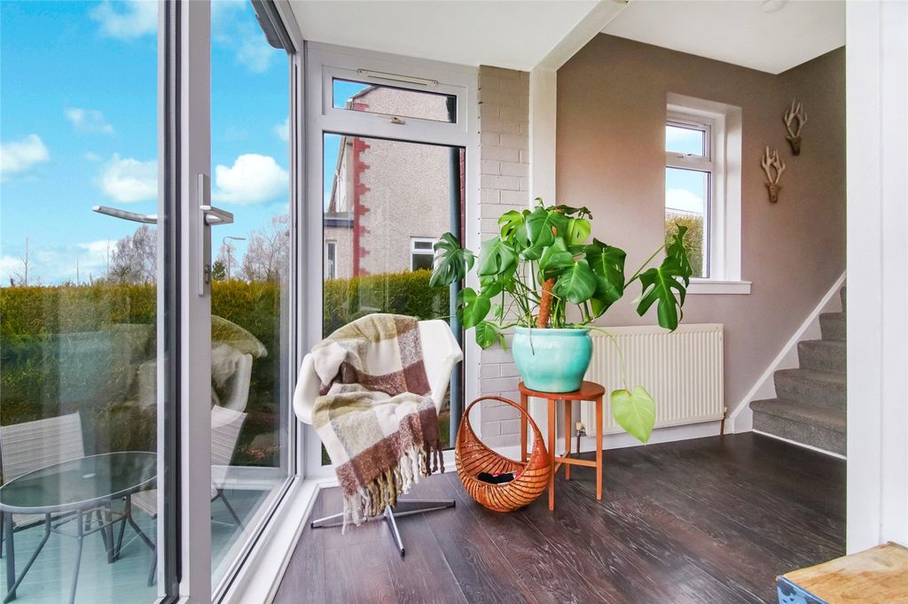 Property photo 2 of 21 Picture No. 02