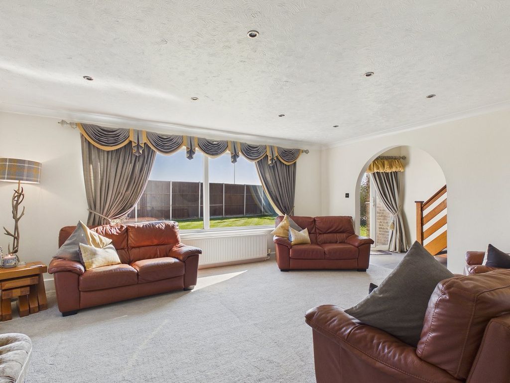 Property photo 3 of 24