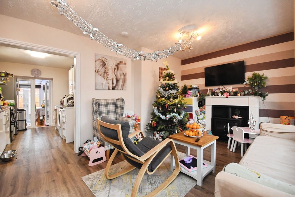 Property photo 2 of 16 Photo