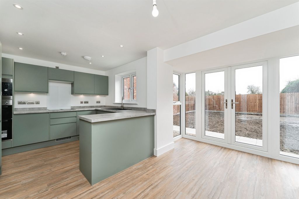 Property photo 3 of 21