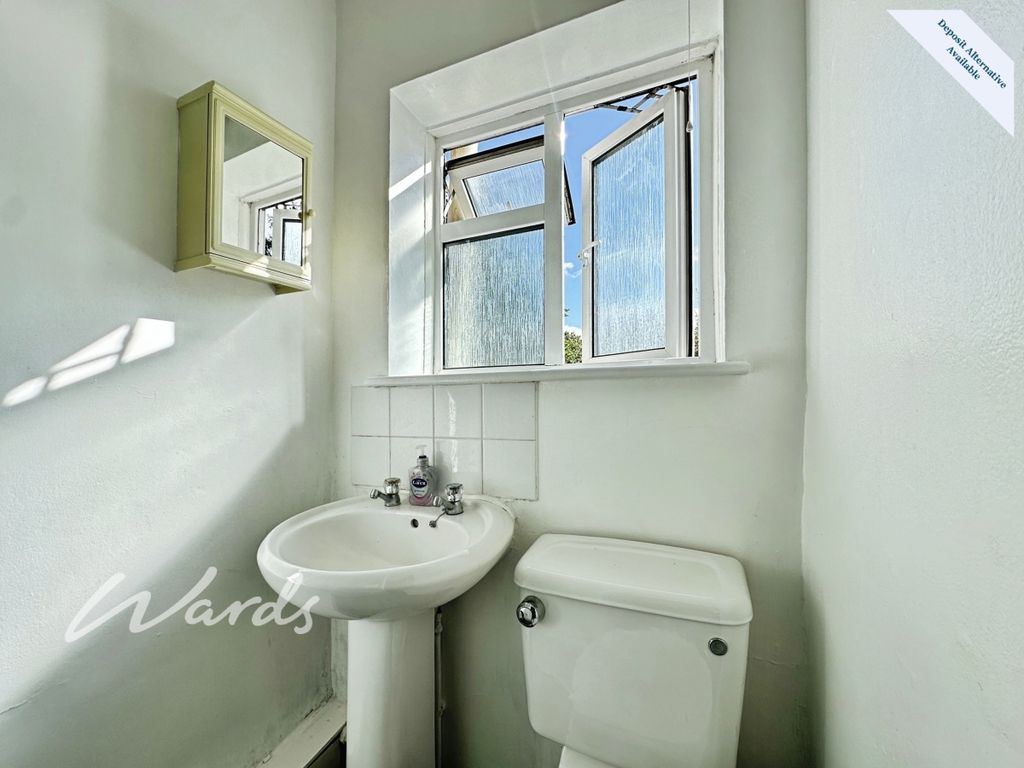 Property photo 3 of 16 Bathroom