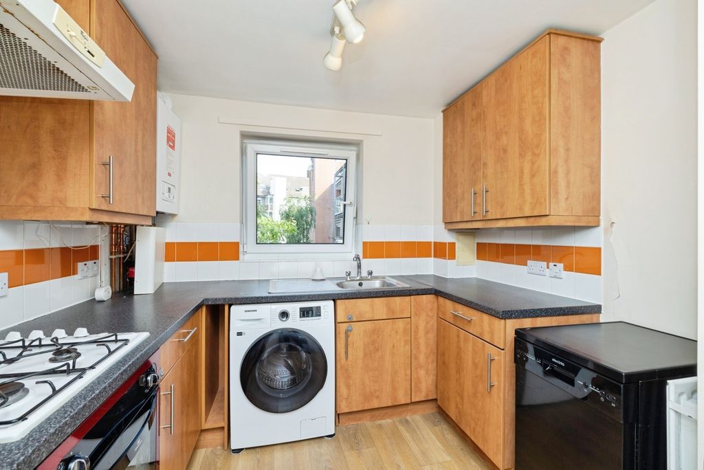Property photo 2 of 20 Pbox-Img.Jpg