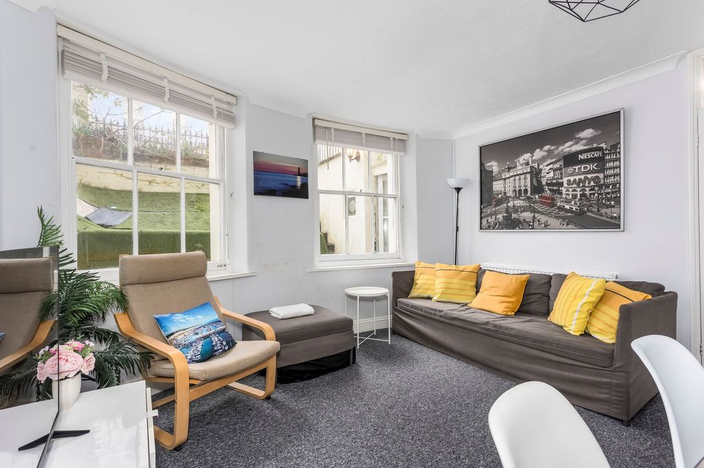 Property photo 2 of 19