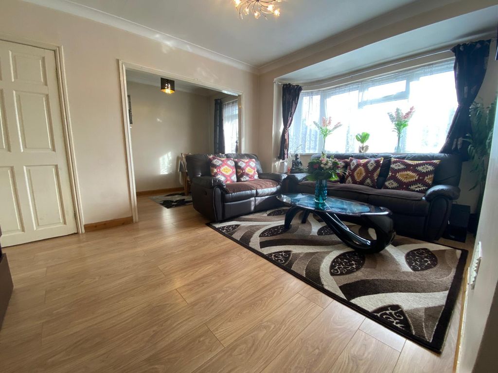 Property photo 3 of 10 Gallery