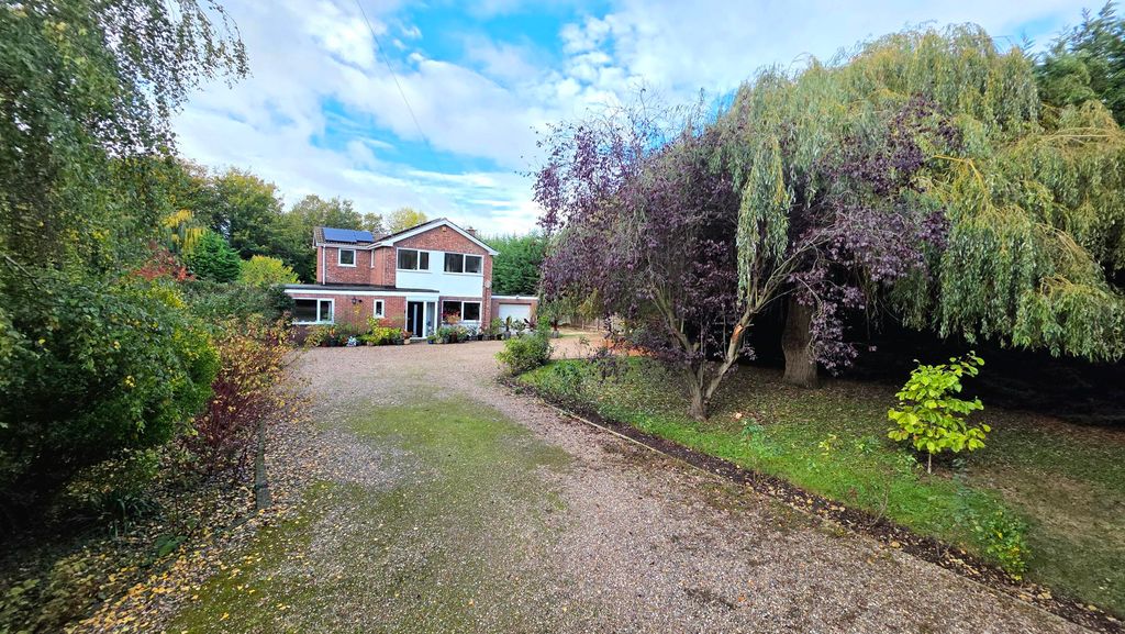 Property photo 2 of 28