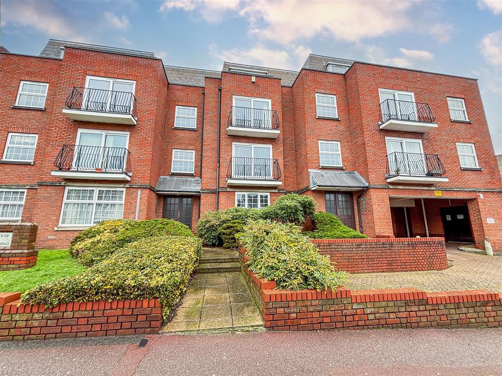 Property photo 1 of 15