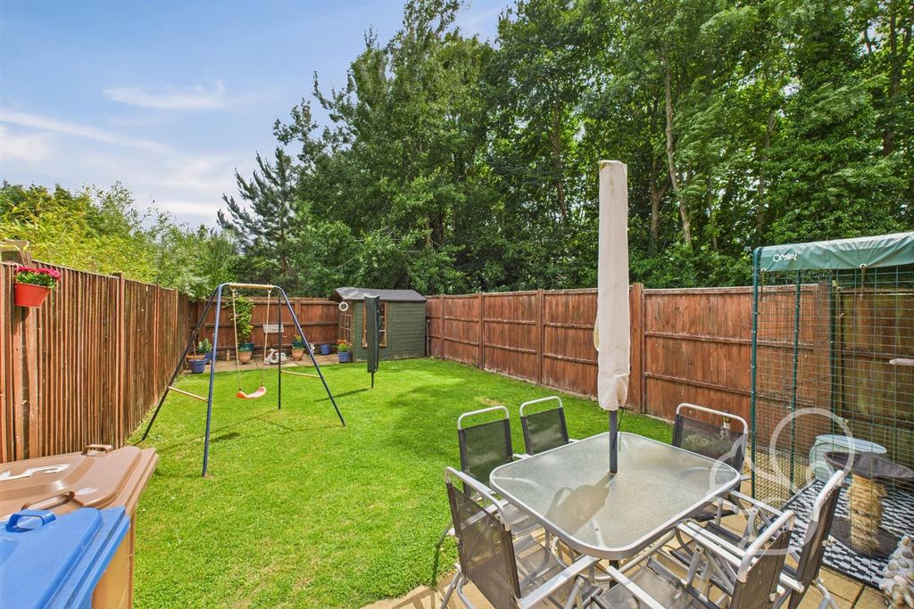 Property photo 3 of 18 Garden