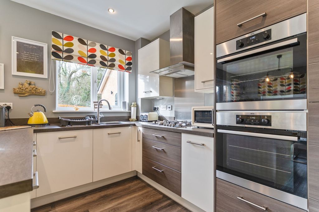 Property photo 3 of 29