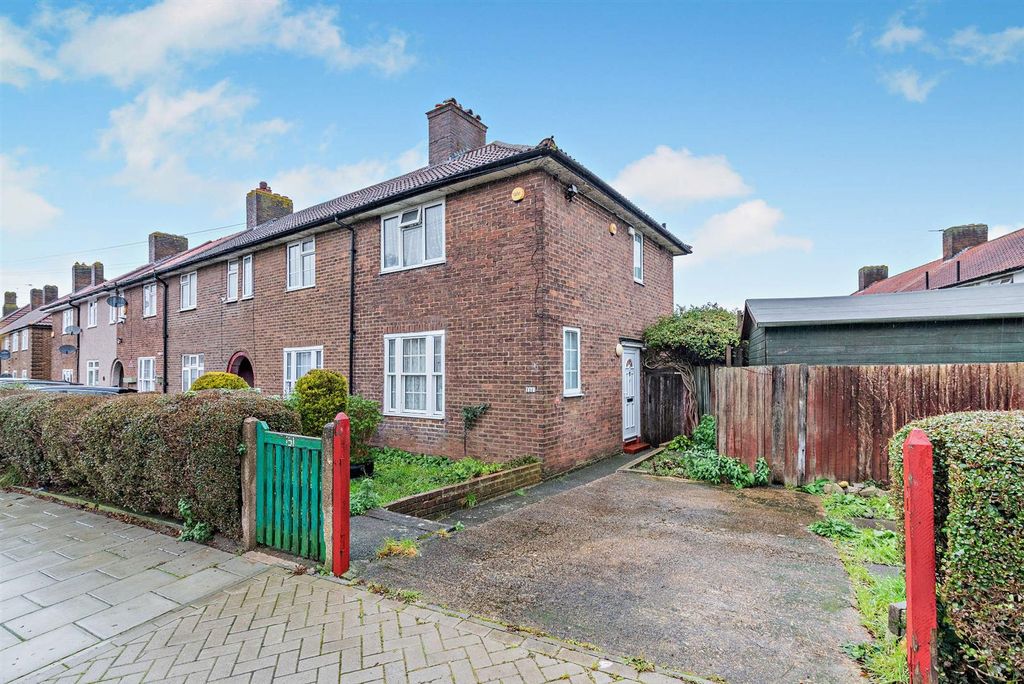 Property photo 1 of 13 8675720-Exterior07-800.Jpg