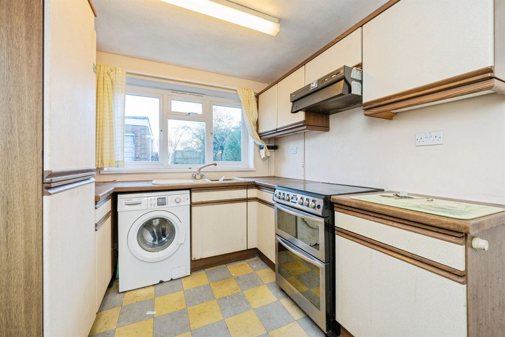 Property photo 2 of 16