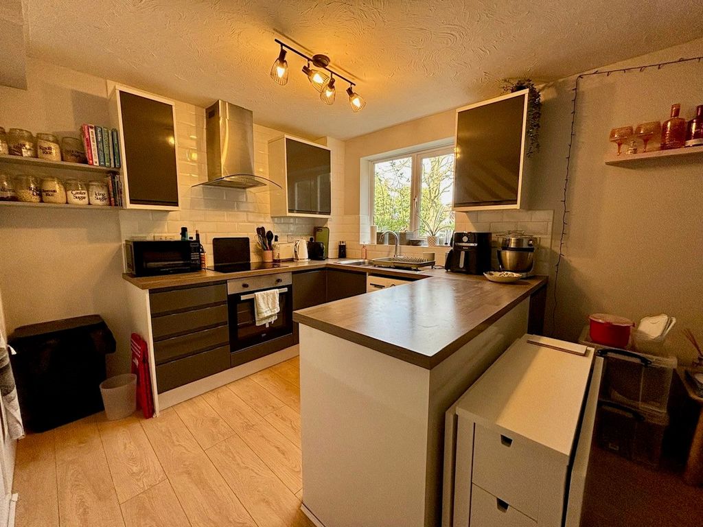 Property photo 3 of 10 3