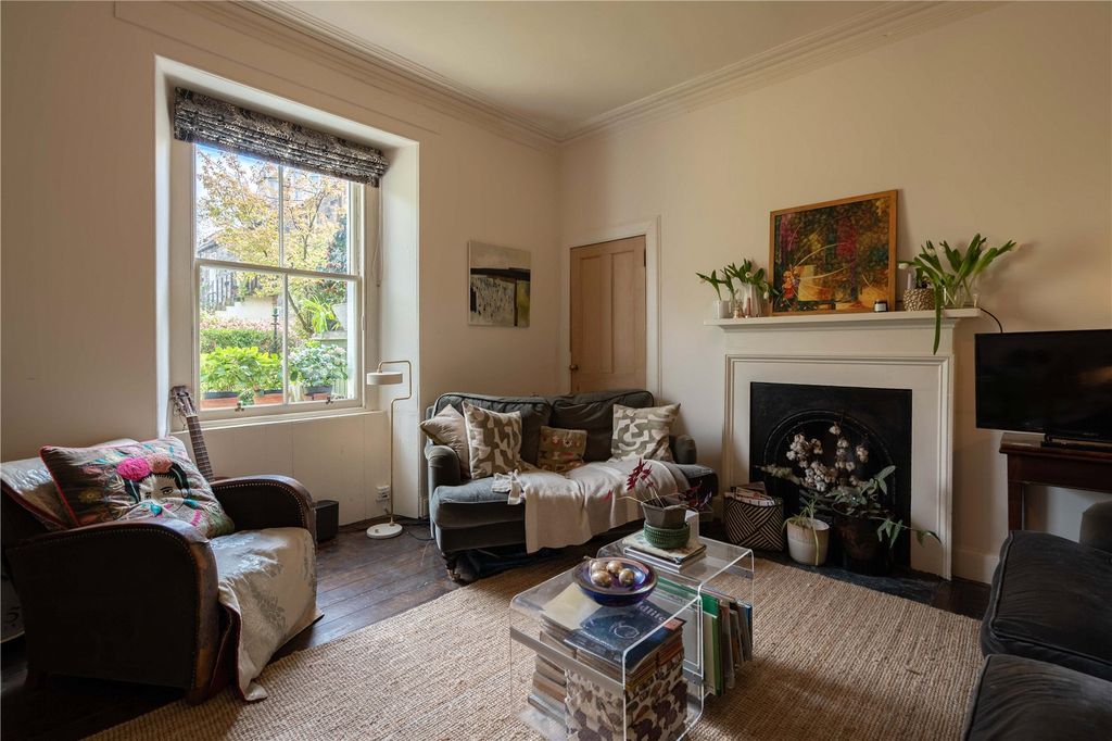 Property photo 2 of 19 5 Bell Place