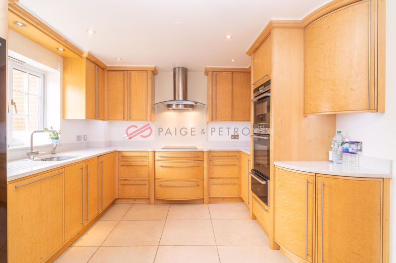 Additional image 4 of 5 bed flat for saleEastcote Road, Pinner, Middlesex HA5