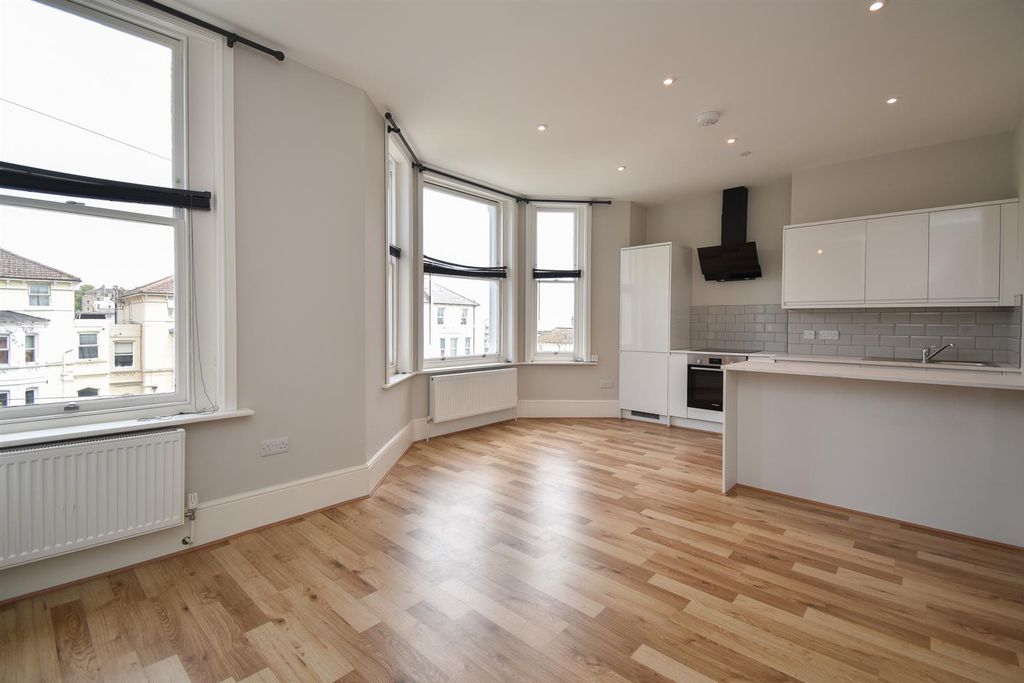 Property photo 2 of 12 Living Space