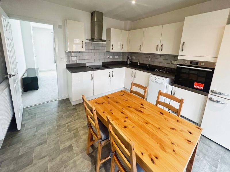 Property photo 3 of 20 Kitchen