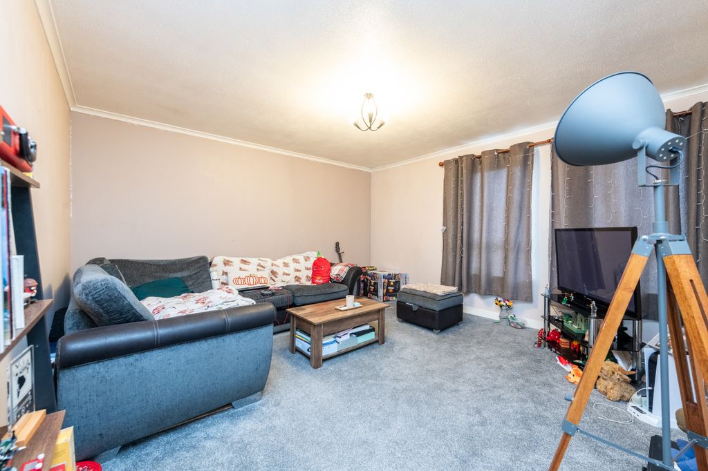 Property photo 2 of 22