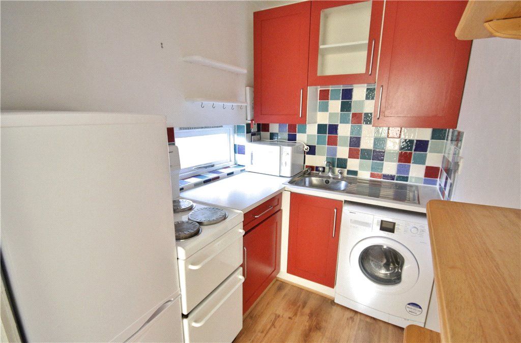 Property photo 3 of 7 Kitchen
