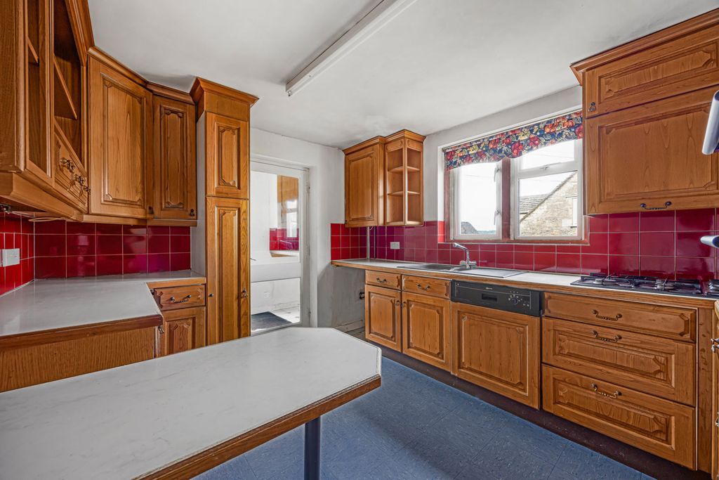 Property photo 3 of 29 Kitchen