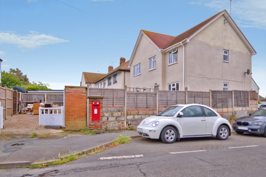 Property photo 2 of 27
