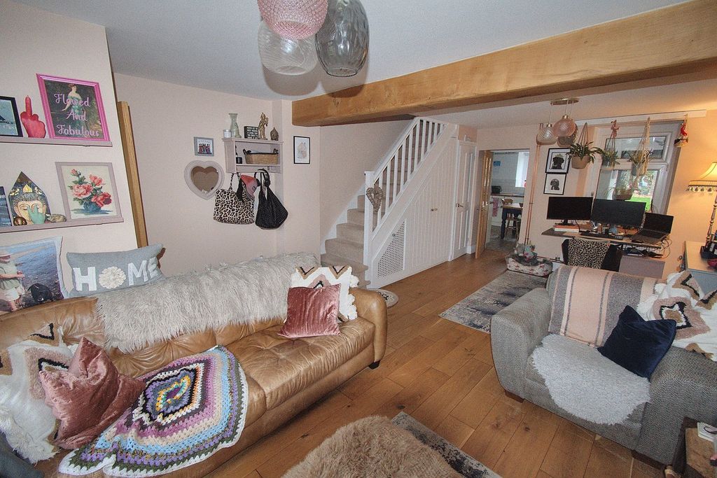 Property photo 2 of 26