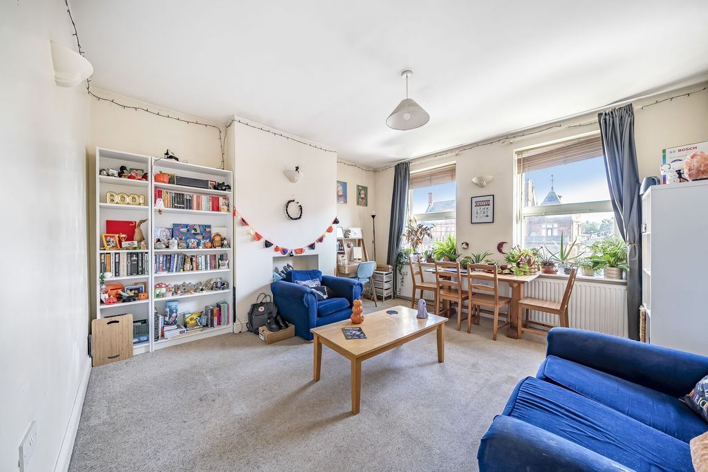 Property photo 3 of 19