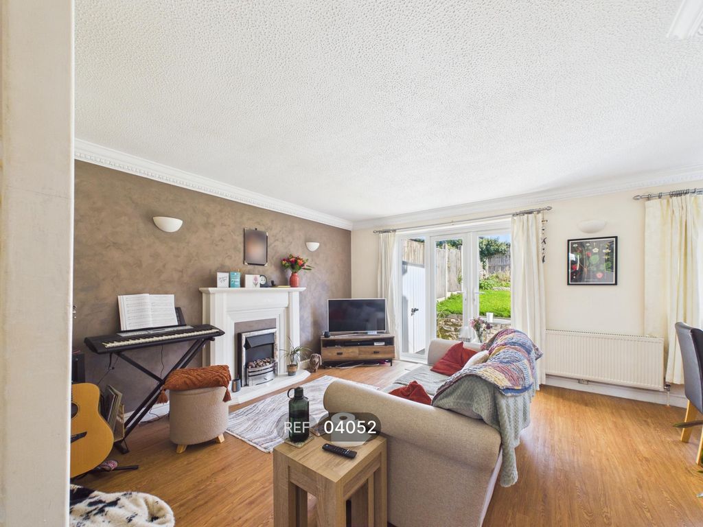Property photo 3 of 15 Living Room