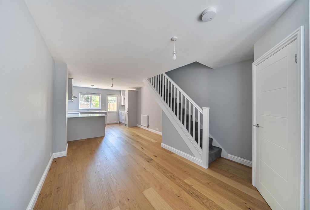 Property photo 2 of 8 1449290-14-69E608...